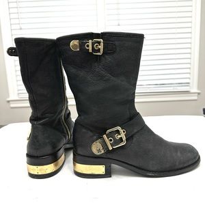 VINCE CAMUTO "Winchell" Pebbled Black Leather Buckle Accent Moto Boots 8